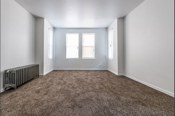 500 S Laramie Ave Apartments Chicago Living Room